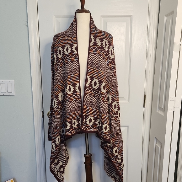 Xhilaration Sweaters - Xhilaration Burgundy and Cream Knit